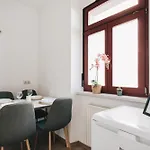 Daire Homely Parken Wlan Kueche Altstadt-sbahn-dd, Elbufer
